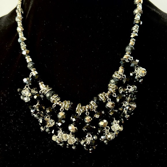Talbots Black Faceted Glam Bead Cluster Statement Necklace Silver Tone Sparkle - Picture 4 of 12